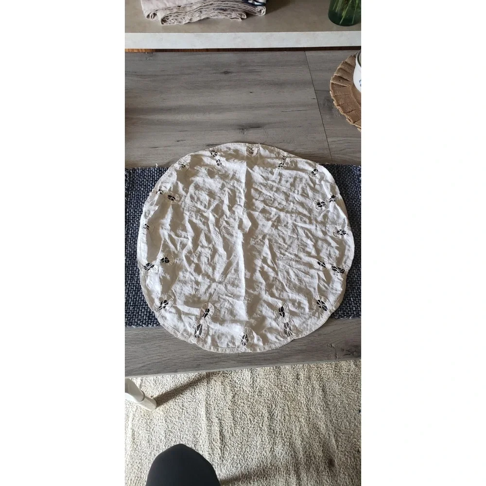 Vintage White Linen Round Tablecloth Cutout Eyelet Lace Trim 18 Inch Doily